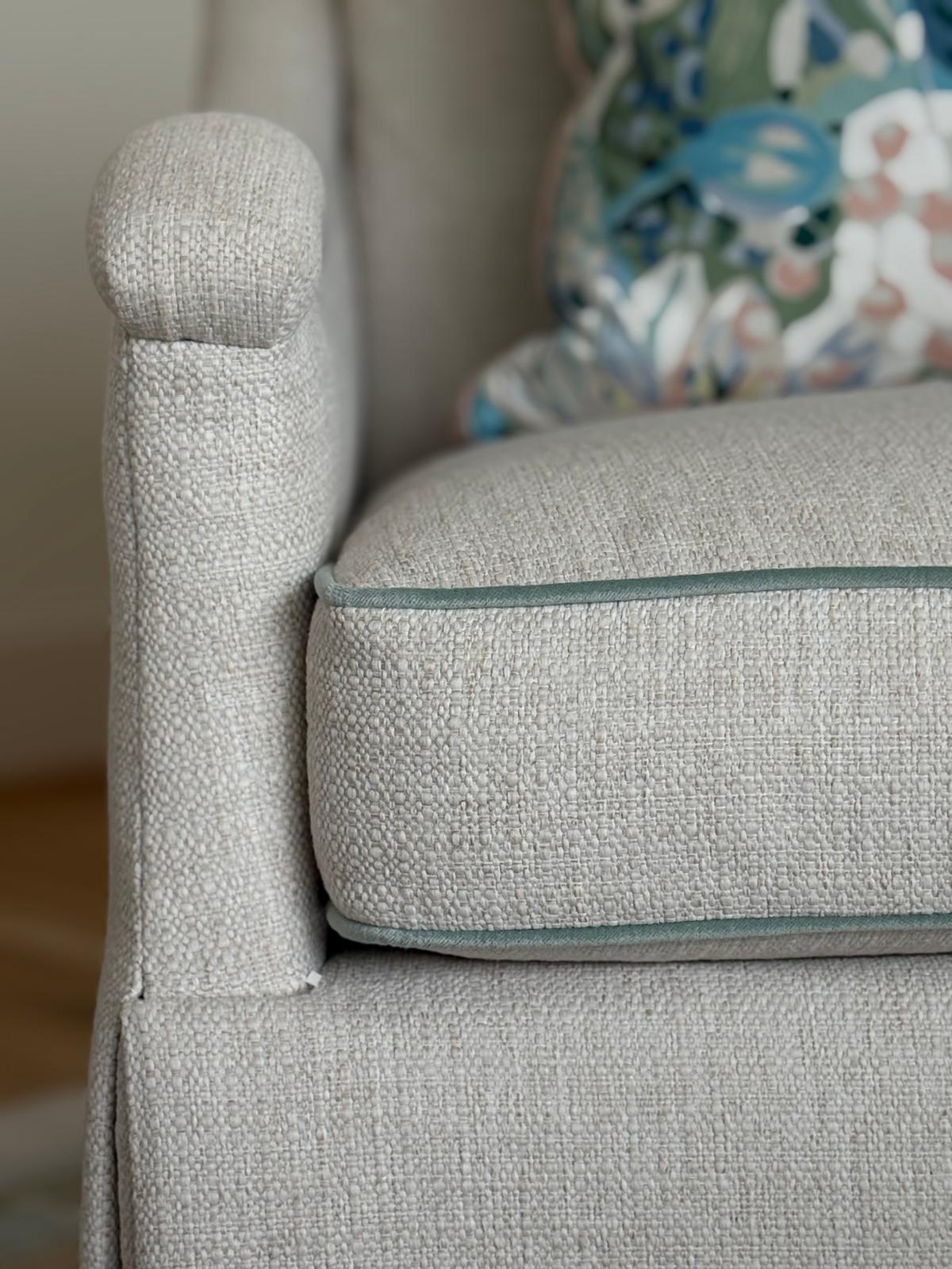 Giabella Swivel Chair