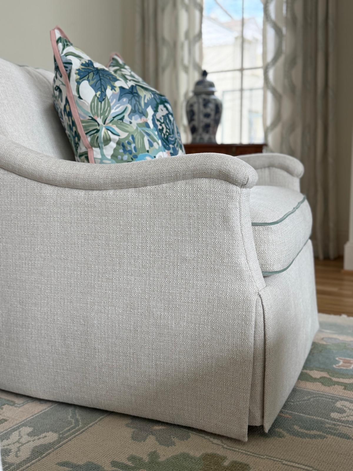 Giabella Swivel Chair
