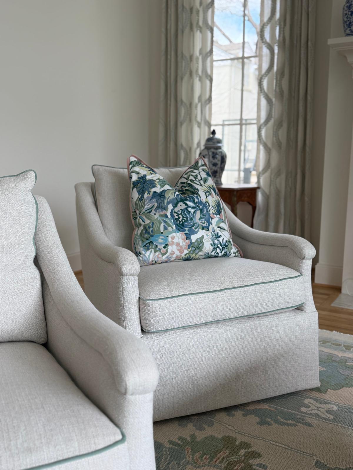 Giabella Swivel Chair